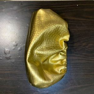 Gold clutch